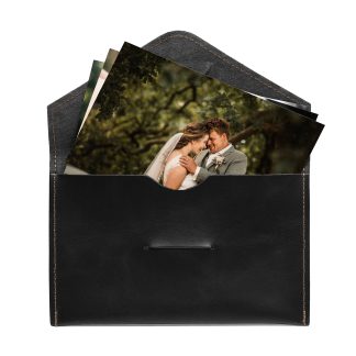 Leather photo envelope (engraved) | Black