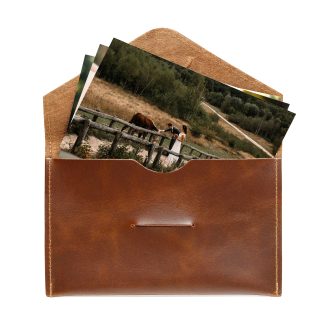 Leather photo envelope (engraved) | whiskey brown