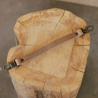HFS101 | Cheststrap Warm Taupe/Bullet Large